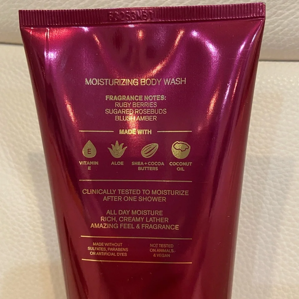NIB Bath and Body Works Full Size Covered In Roses Shower Gel and Body Cream Set